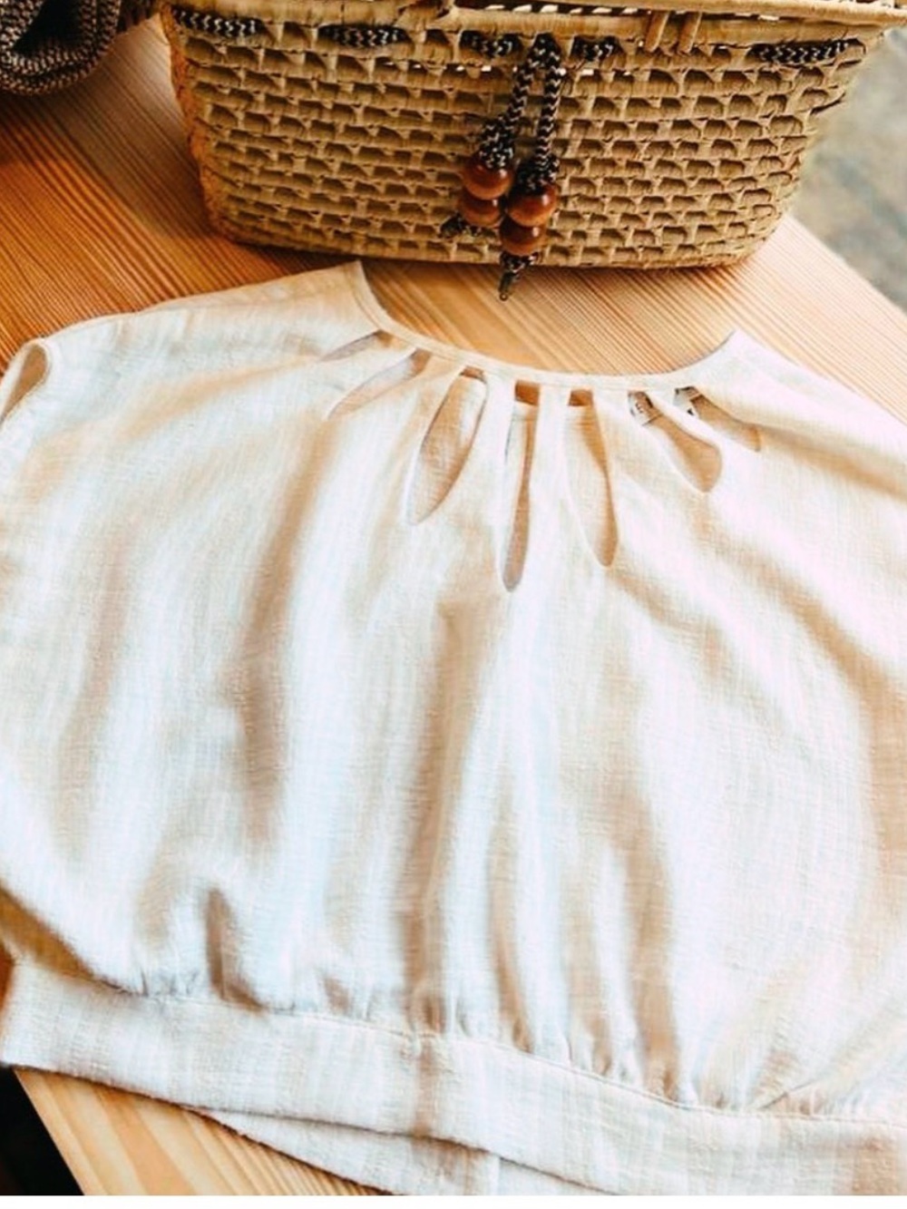 Women’s Cream Cutout Crop Sleeveless Top